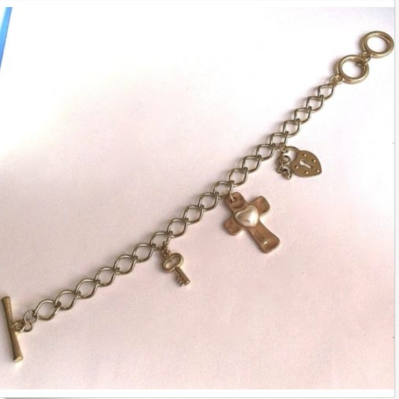 Antique Gold Pearl Cross Charm Bracelet Lock Key - Picture 2 of 8